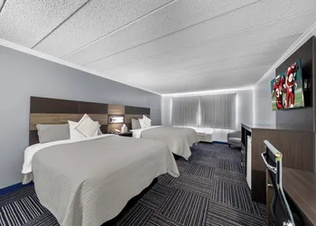 Admiralty Inn & Suites - a Red Collection Hotel hotel thumbnail 4