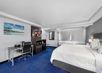 Admiralty Inn & Suites - a Red Collection Hotel hotel thumbnail 5