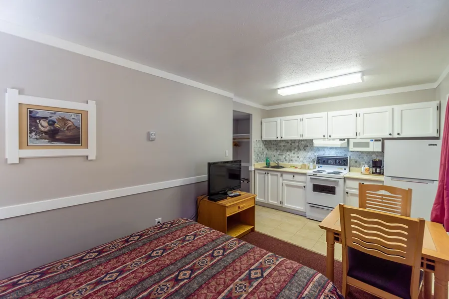 Canadas Best Value Desert Inn & Suites Cache Creek hotel detail image 6