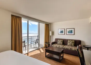 Park Shore Waikiki hotel thumbnail 6
