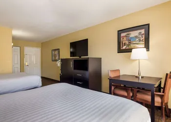 Best Western Escondido Hotel hotel thumbnail 8