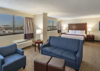 Comfort Inn & Suites At Copeland Tower hotel thumbnail 8