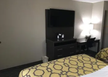 Baymont by Wyndham Topeka hotel thumbnail 5