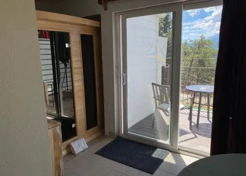 Pikes Peak Paradise Bed and Breakfast hotel thumbnail 5