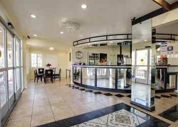 Best Inn & Suites hotel thumbnail 3