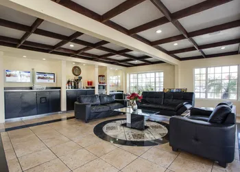Best Inn & Suites hotel thumbnail 4
