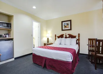 Best Inn & Suites hotel thumbnail 6