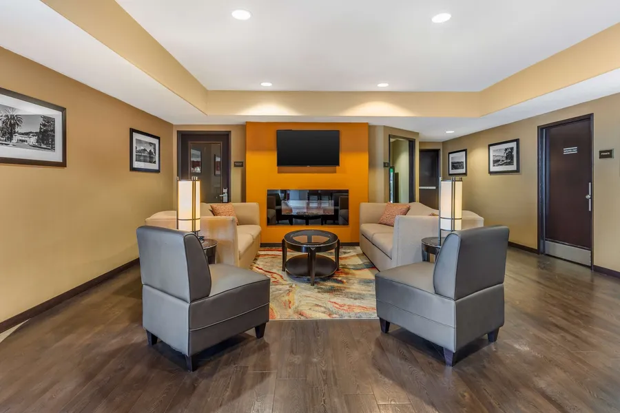 Best Western Plus Wine Country Inn & Suites hotel detail image 2