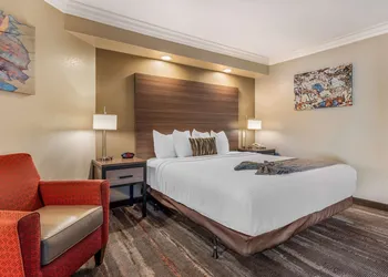 Best Western Plus Wine Country Inn & Suites hotel thumbnail 6