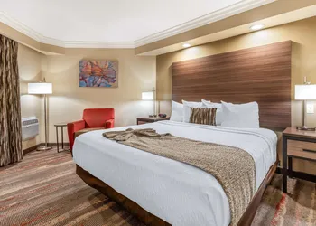 Best Western Plus Wine Country Inn & Suites hotel thumbnail 8