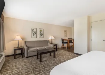Best Western Plus Valdosta Hotel & Suites hotel thumbnail 8