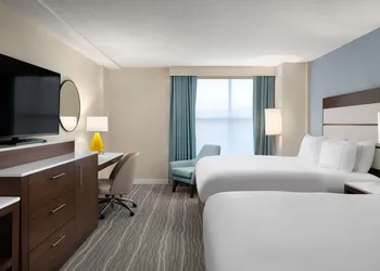 Doubletree by Hilton Hotel Norfolk Airport hotel thumbnail 4