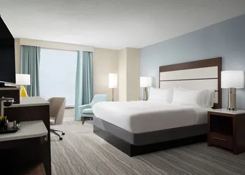 Doubletree by Hilton Hotel Norfolk Airport hotel thumbnail 5