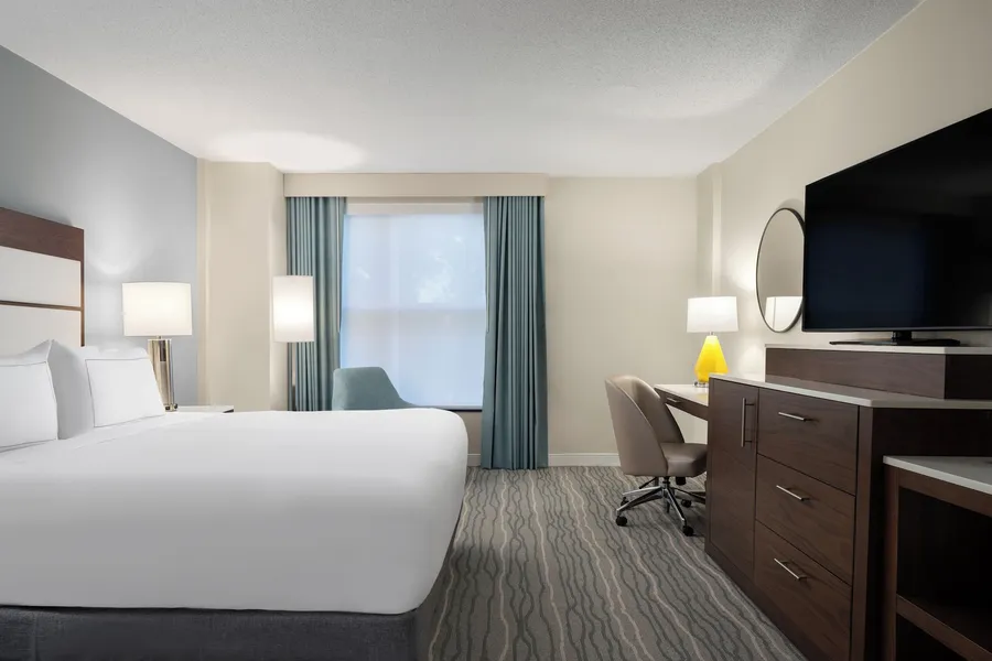 Doubletree by Hilton Hotel Norfolk Airport hotel detail image 6