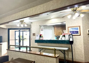 Econo Lodge Oacoma - Chamberlain West hotel thumbnail 4