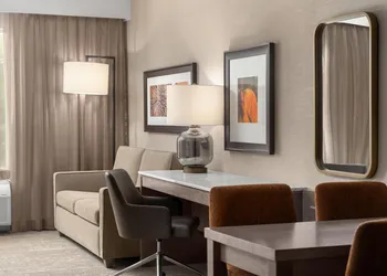 DoubleTree by Hilton Kitchener hotel thumbnail 8