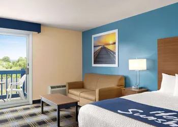 Days Inn by Wyndham Middletown/Newport Area hotel thumbnail 7