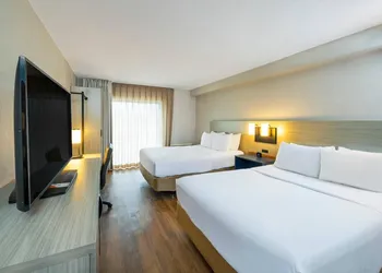 Comfort Inn Truro hotel thumbnail 5