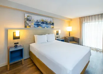 Comfort Inn Truro hotel thumbnail 7