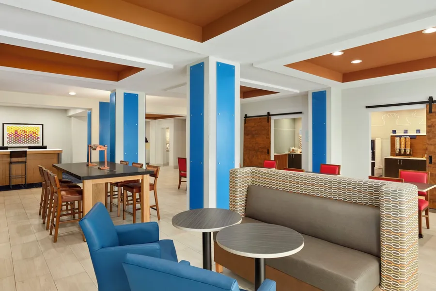 Holiday Inn Express Hotel & Suites Fort Myers East - The Forum by IHG hotel detail image 2