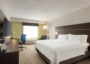 Holiday Inn Express Hotel & Suites Fort Myers East - The Forum by IHG hotel thumbnail 4