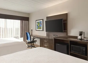 Holiday Inn Express Hotel & Suites Fort Myers East - The Forum by IHG hotel thumbnail 8