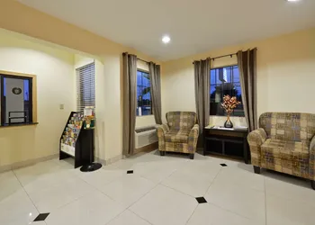 Americas Best Value Inn & Suites Lake Charles at I-210 Exit 11 hotel thumbnail 2