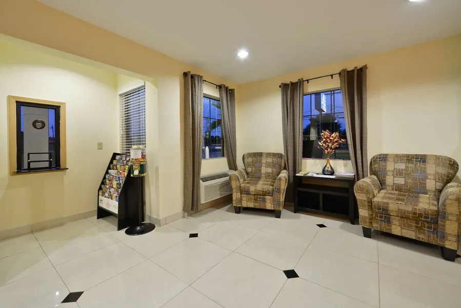 Americas Best Value Inn & Suites Lake Charles at I-210 Exit 11 hotel detail image 2