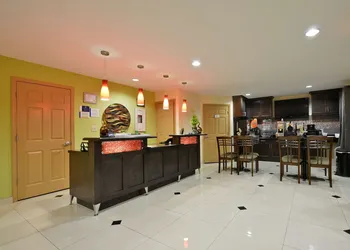 Americas Best Value Inn & Suites Lake Charles at I-210 Exit 11 hotel thumbnail 3