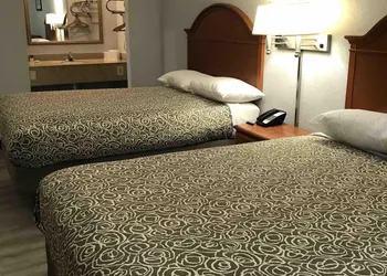 Walnut Inn Motel hotel thumbnail 6
