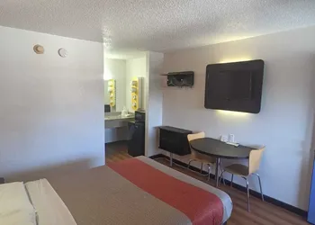 Motel 6 Ashland, OH hotel thumbnail 8