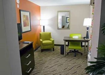 Hampton Inn Evansville/Airport hotel thumbnail 6