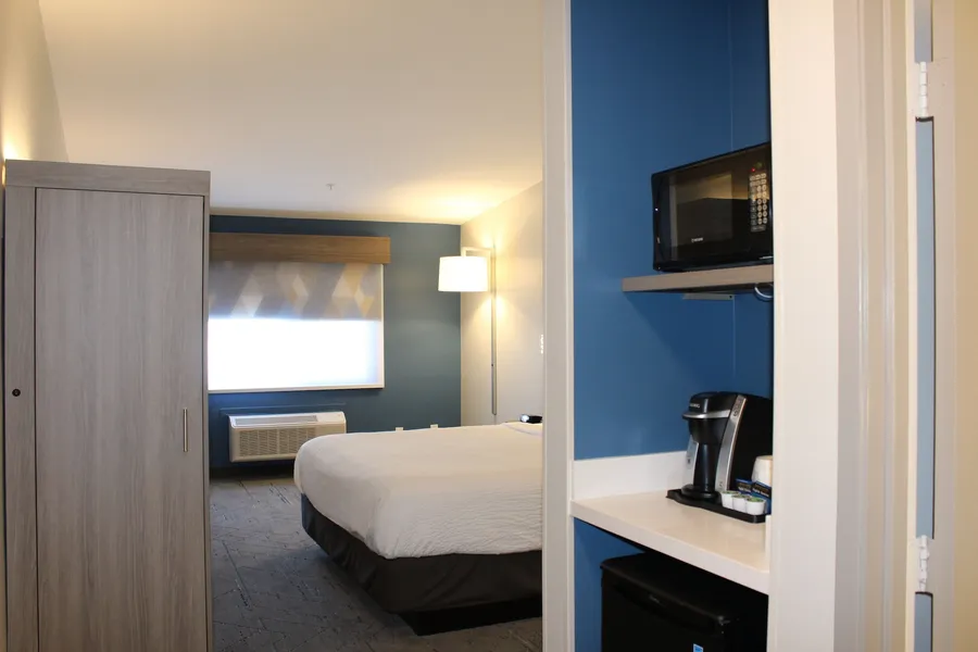 Holiday Inn Express Bakersfield by IHG hotel detail image 6