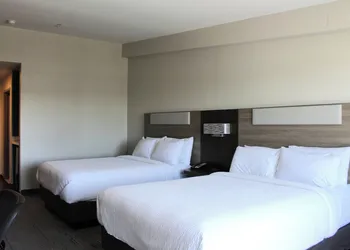 Holiday Inn Express Bakersfield by IHG hotel thumbnail 7
