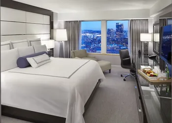 Pan Pacific Vancouver hotel thumbnail 5