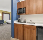 Holiday Inn Express Hotel Sacramento Airport Natomas by IHG hotel detail image 5
