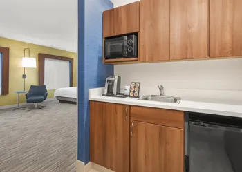 Holiday Inn Express Hotel Sacramento Airport Natomas by IHG hotel thumbnail 5
