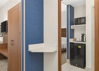 Holiday Inn Express Hotel Sacramento Airport Natomas by IHG hotel thumbnail 7