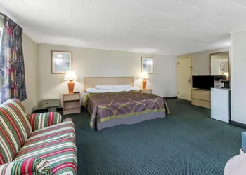 Relax Inn Cape Cod hotel thumbnail 5