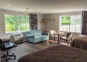 Relax Inn Cape Cod hotel thumbnail 6