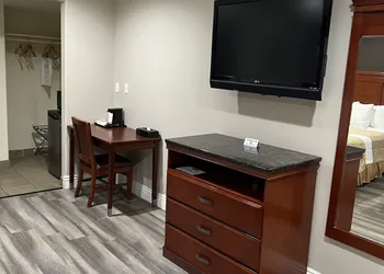 Travelodge by Wyndham Brea hotel thumbnail 7