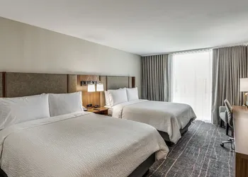 Holiday Inn Dallas Market Ctr Love Field by IHG hotel thumbnail 3