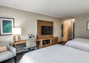Holiday Inn Dallas Market Ctr Love Field by IHG hotel thumbnail 6