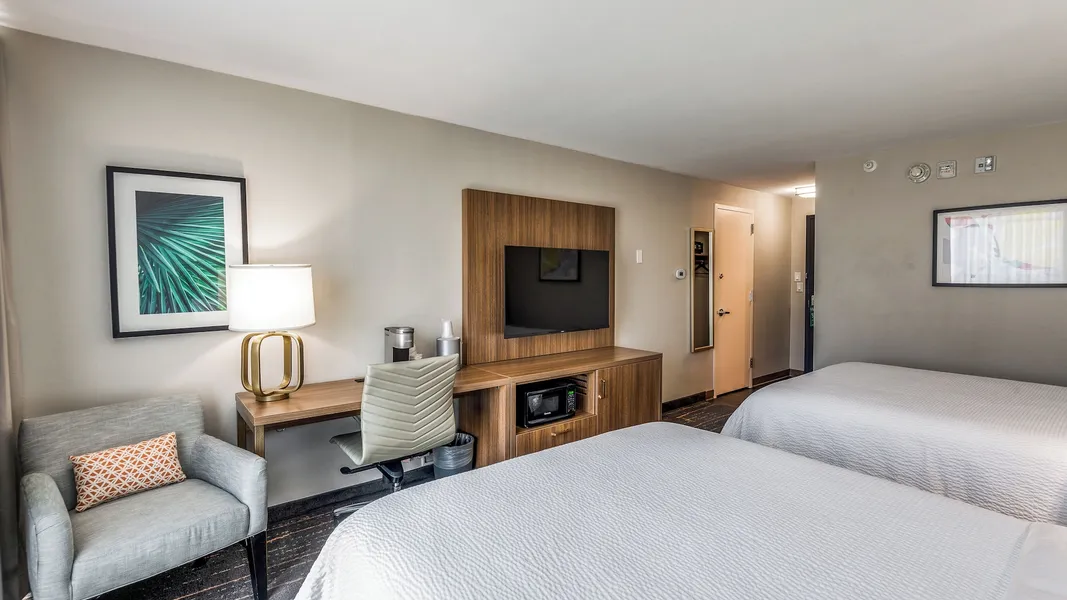 Holiday Inn Dallas Market Ctr Love Field by IHG hotel detail image 6