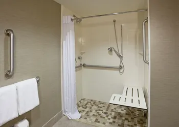 Holiday Inn Express & Suites Bloomington - MPLS Arpt Area W by IHG hotel thumbnail 5