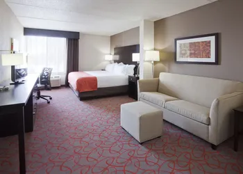 Holiday Inn Express & Suites Bloomington - MPLS Arpt Area W by IHG hotel thumbnail 6