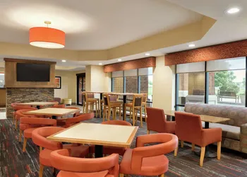 Hampton Inn West Des Moines Lake Drive hotel thumbnail 3