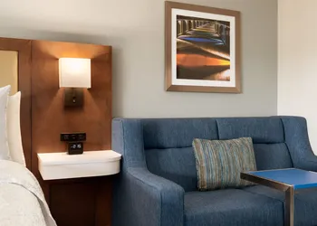 Hampton Inn West Des Moines Lake Drive hotel thumbnail 7