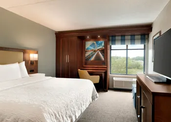 Hampton Inn West Des Moines Lake Drive hotel thumbnail 8