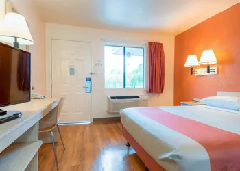 Motel 6 El Cajon, CA - San Diego hotel thumbnail 7